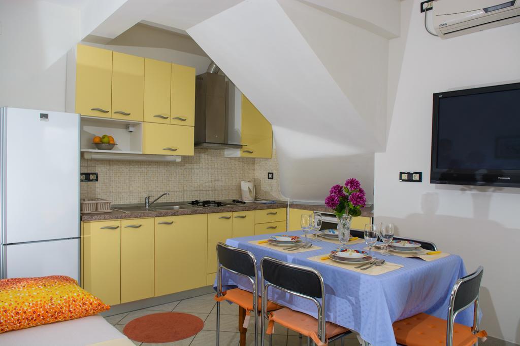 Apartments Jerkunica Rogoznica  Room photo